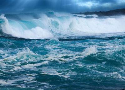 زمین آبِ اقیانوس ها را می بلعد!