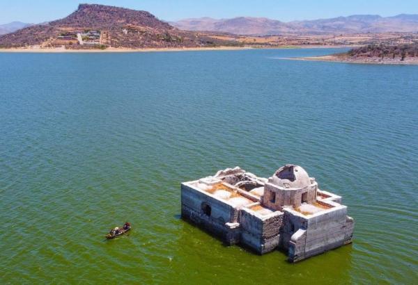 کلیسای تاریخی در مکزیک از زیر آب بیرون آمد