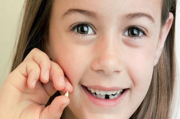 دندان های شیری فرزندان را به پژوهشکده رویان هدیه دهید