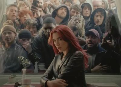 متن کامل و ترجمه آهنگ Training Season از Dua Lipa
